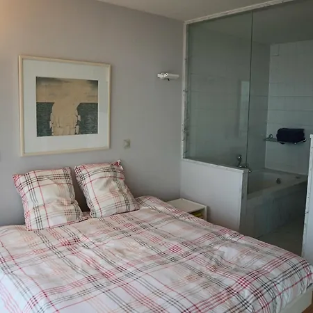Apartment With Beautiful Sea View *